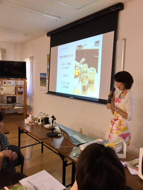 『冷蔵庫の食材で2日間!災害時のためのローリングストック法』冷蔵庫整理活用講座を開催しました。 ん3